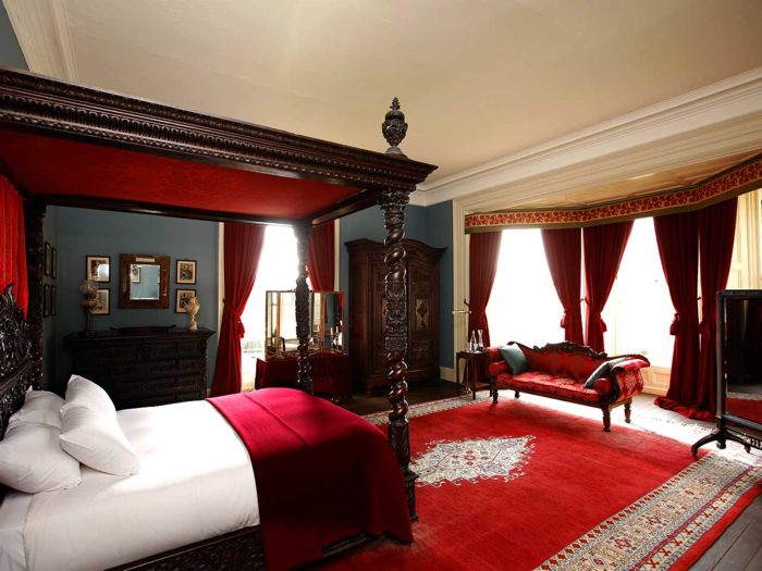 Thiết kế không gian phòng ngủ đẹp ấm áp với sắc đỏ  1